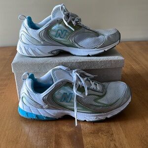 New Balance white sneakers size 9. Pre-owned